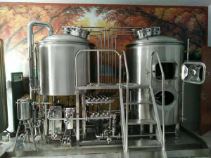 福建精釀酒館小型日產(chǎn)1500升的精釀啤酒設(shè)備 啤酒糖化設(shè)備